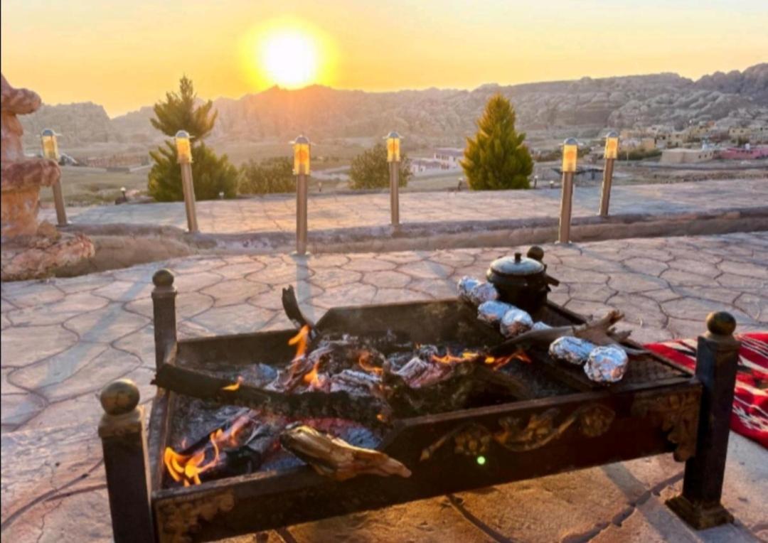 Little Petra Heritage Village وادي موسى المظهر الخارجي الصورة