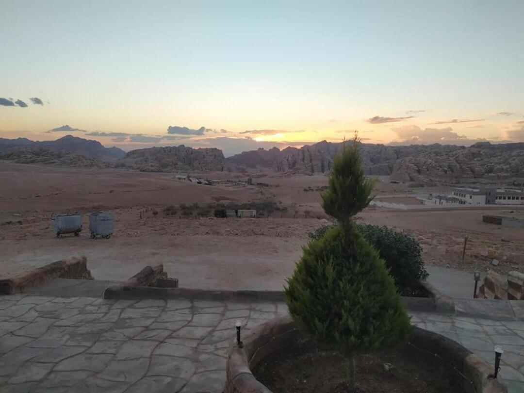 Little Petra Heritage Village وادي موسى المظهر الخارجي الصورة